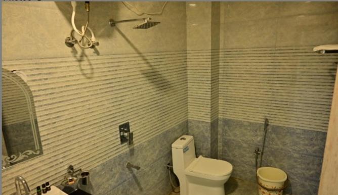 Hotel Raghuveer Inn By Bookingcare Sitapur Muafi エクステリア 写真
